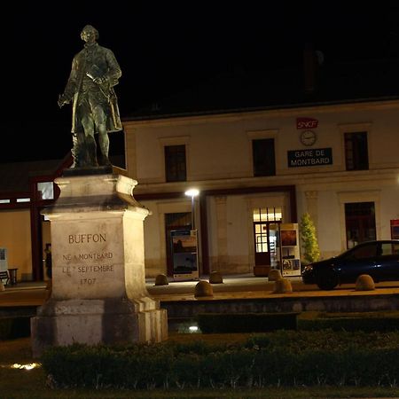 Hotel Restaurant Les Templiers Montbard Buitenkant foto