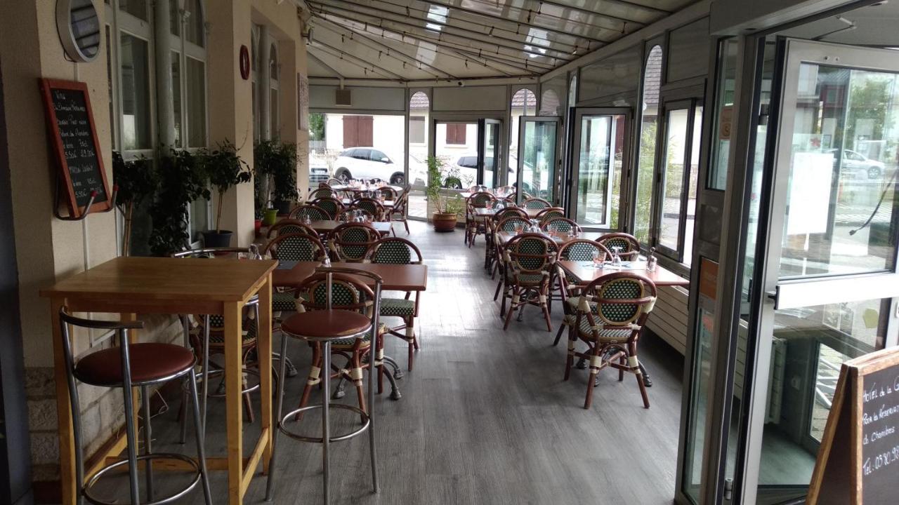 Hotel Restaurant Les Templiers Montbard Buitenkant foto