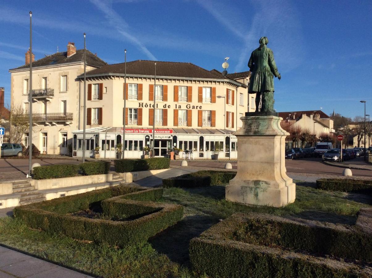 Hotel Restaurant Les Templiers Montbard Buitenkant foto